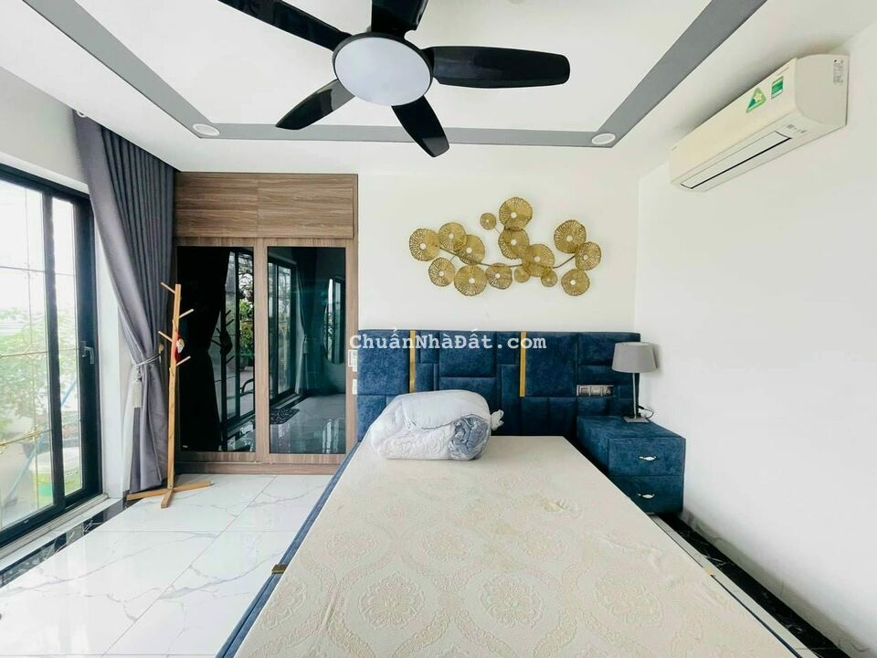 Bán Toà nhà phố Vĩnh Phúc, Ba Đình DT: 300m2, 10 tầng, Mặt tiền: 9m  dòng tiền 4 tỷ/1 năm, Giá chào