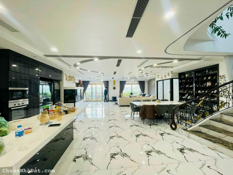 Gia Đình Em cần BÁN GẤP TOÀ 10 TẦNG Trung Tâm Quận BA ĐÌNH với diện tích 3000 m2 / Sàn Gia Đình Gia Đình Em cần BÁN GẤP TOÀ 10 TẦNG Trung Tâm Quận BA ĐÌNH với diện tích 3000 m2 / Sàn Gia Đình