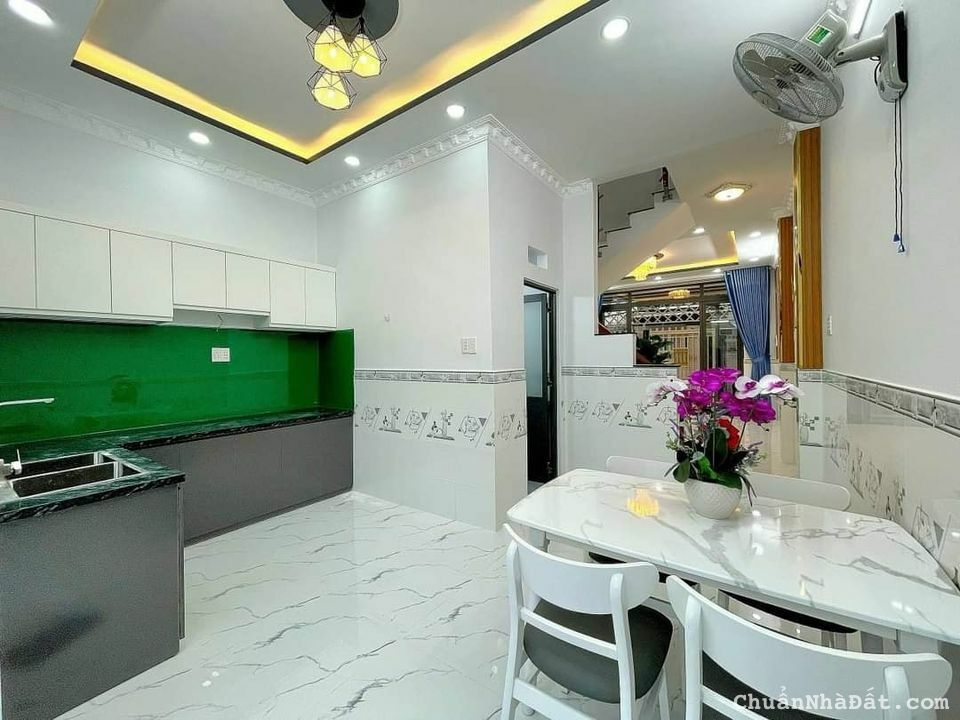 Đường Nguyễn Tất Thành, Phường 13, Quận 4