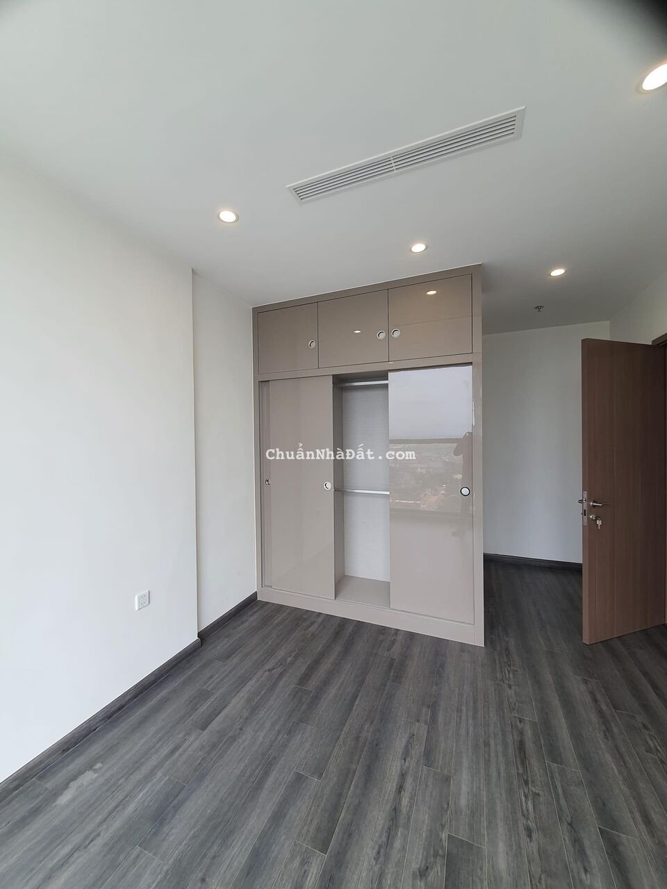 [Cho Thuê] Căn hộ Studio Tòa Tonkin 2  Nội thất cơ bản - Vinhomes Smart City Đại Mỗ