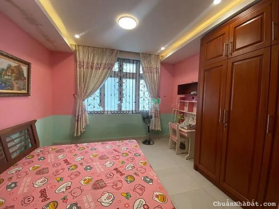 Siêu phẩm bán gấp nhà 95m2, giá 3 tỷ 150 triệu Bùi Văn Ba, Tân Thuận Đông, Quận 7, cho thuê 20tr/th