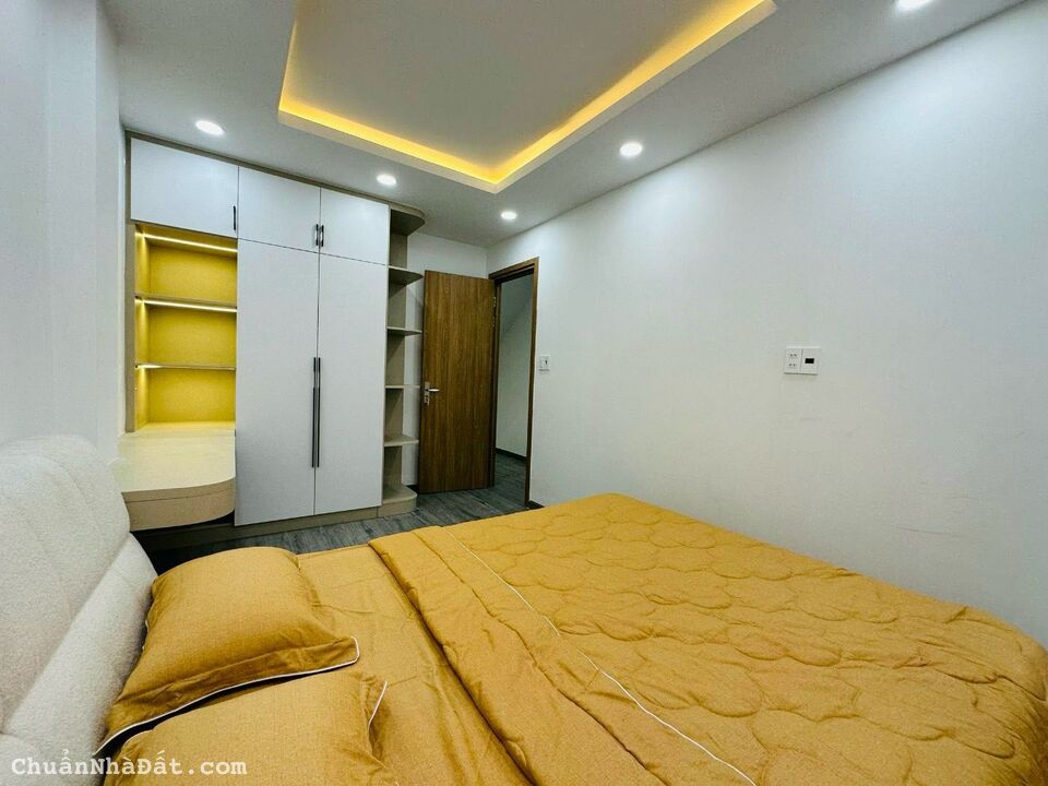 Xoay vốn bán nhanh nhà 35m2, giá 1 tỷ 550 triệu Hậu Giang, Phường 6, Quận 6, 1 trệt 1 lầu, sổ riêng