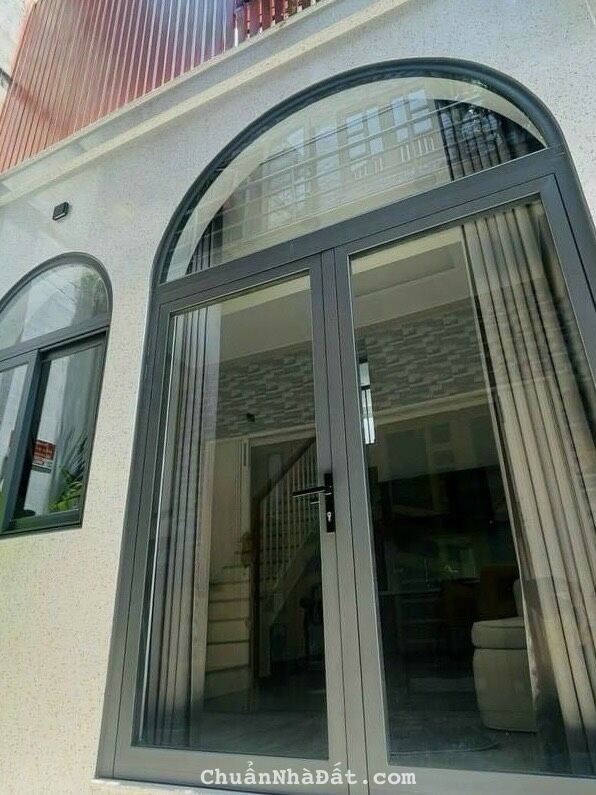 Xoay vốn bán nhanh nhà 35m2, giá 1 tỷ 550 triệu Hậu Giang, Phường 6, Quận 6, 1 trệt 1 lầu, sổ riêng