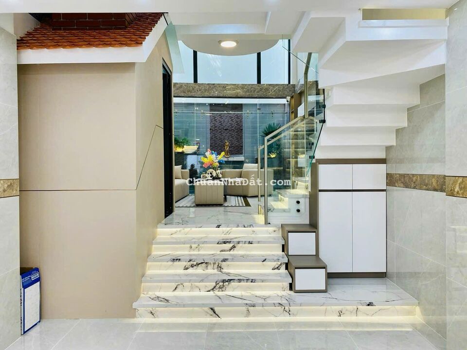 Bán gấp nhà mặt tiền đường đẹp giá 4 tỷ 250 triệu Trần Huy Liệu, Phường 11, Phú Nhuận đang cho thuê