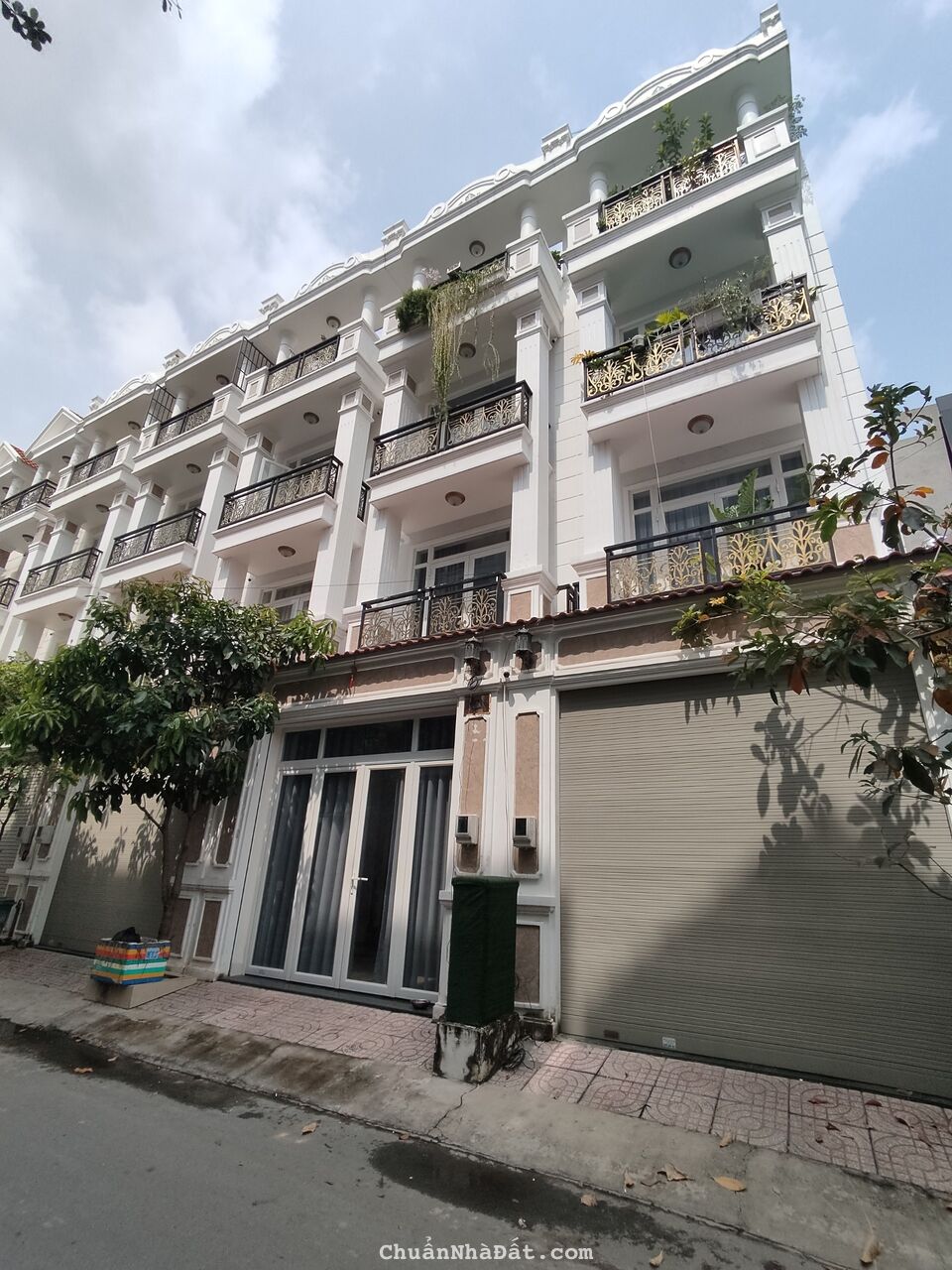 Nhà bán khu đồng bộ 535 Quốc Lộ 13, Hiệp Bình Phước. Giá 3tỷ250 triệu/căn. Sát khu đô thị Vạn Phúc