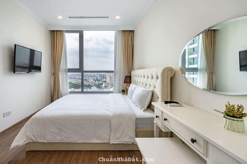 Duy nhất căn góc 2 phòng ngủ - 82m2 - Vinhomes Central Park chính chủ cần bán nhanh