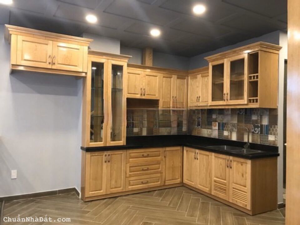 Chủ kẹt tiền cần sang gấp nhà Phú Nhuận, phường 4, mặt tiền đường Thích Quảng Đức. Có Sổ Chủ kẹt tiền cần sang gấp nhà Phú Nhuận, phường 4, mặt tiền đường Thích Quảng Đức. Có Sổ