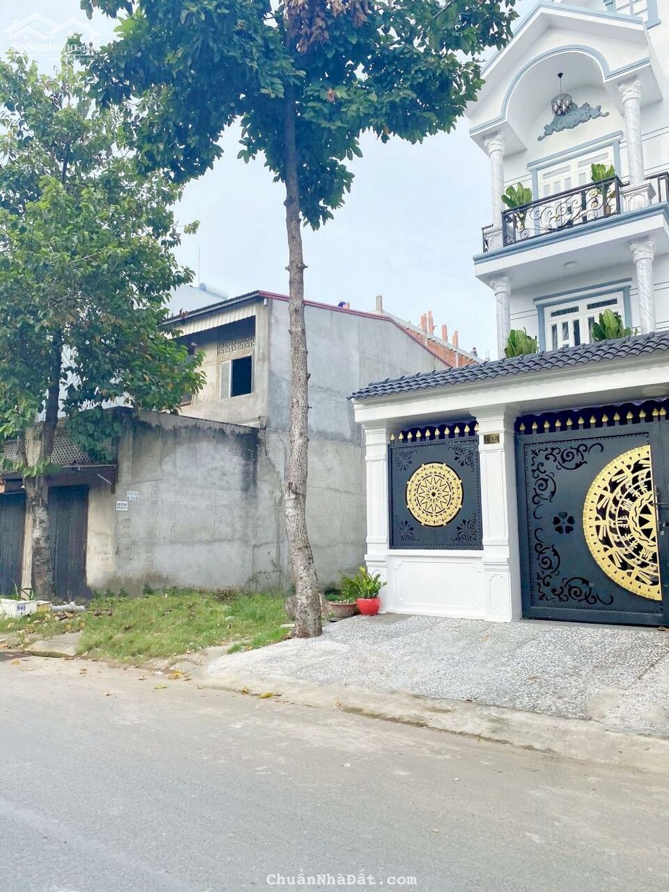 Bán gấp lô đất đường Phạm Thế Hiển. DT 100m2. Giá 2,1 tỷ