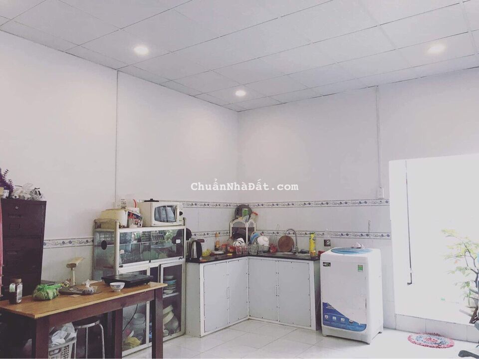 Bán nhà Vĩnh Hải Nha Trang mặt tiền đường 5m gần chợ