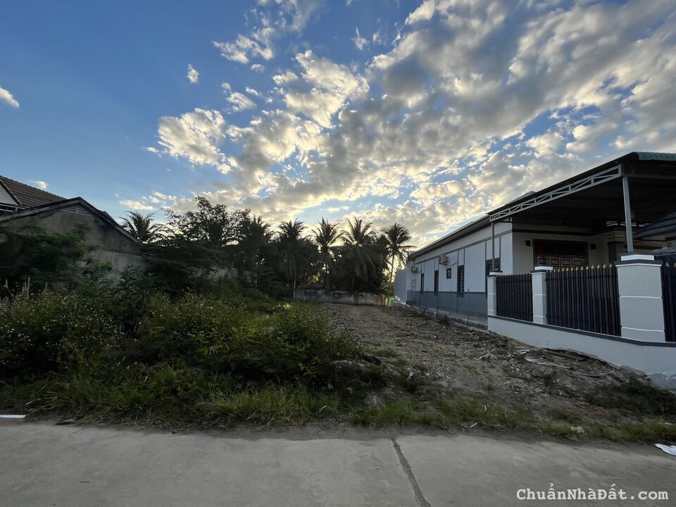 Bán đất Ninh Quang Ninh Hoà dt 199m2 giá chỉ 1.2 tỷ đường oto