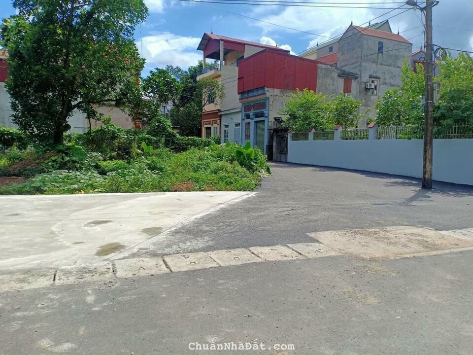 Bán đất Tân Quang vị trí cực đẹp, giá lại tốt. LH 0339799574