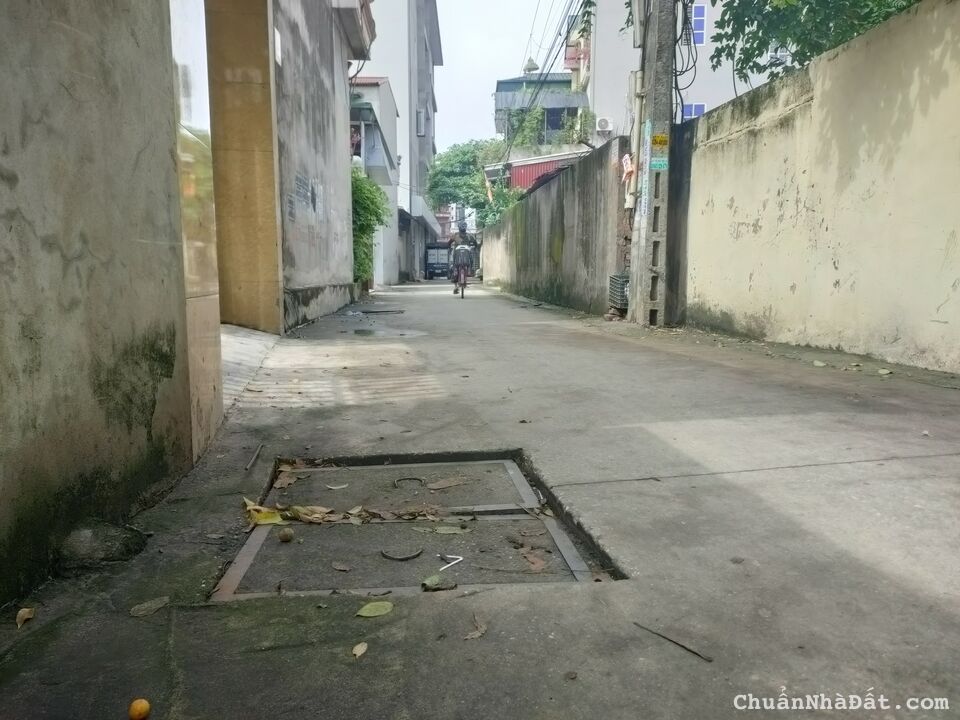 Cần tiền bán gấp, 100m Thôn Ngọc – Lạc Đạo, giá 2,x tỷ. đường xe 7 chỗ. Lh 0362554684