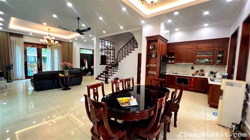 Bán Biêt Thự STARLAKE-STARLAKE Tây Hồ Tây 270m2 x 4 T x MT 10m x 102 tỷ. Tặng Nội Thất.