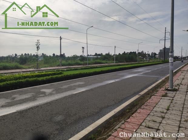 Cần tiền bán gấp đất nền ngay mặt tiền tại Cái Tắc 