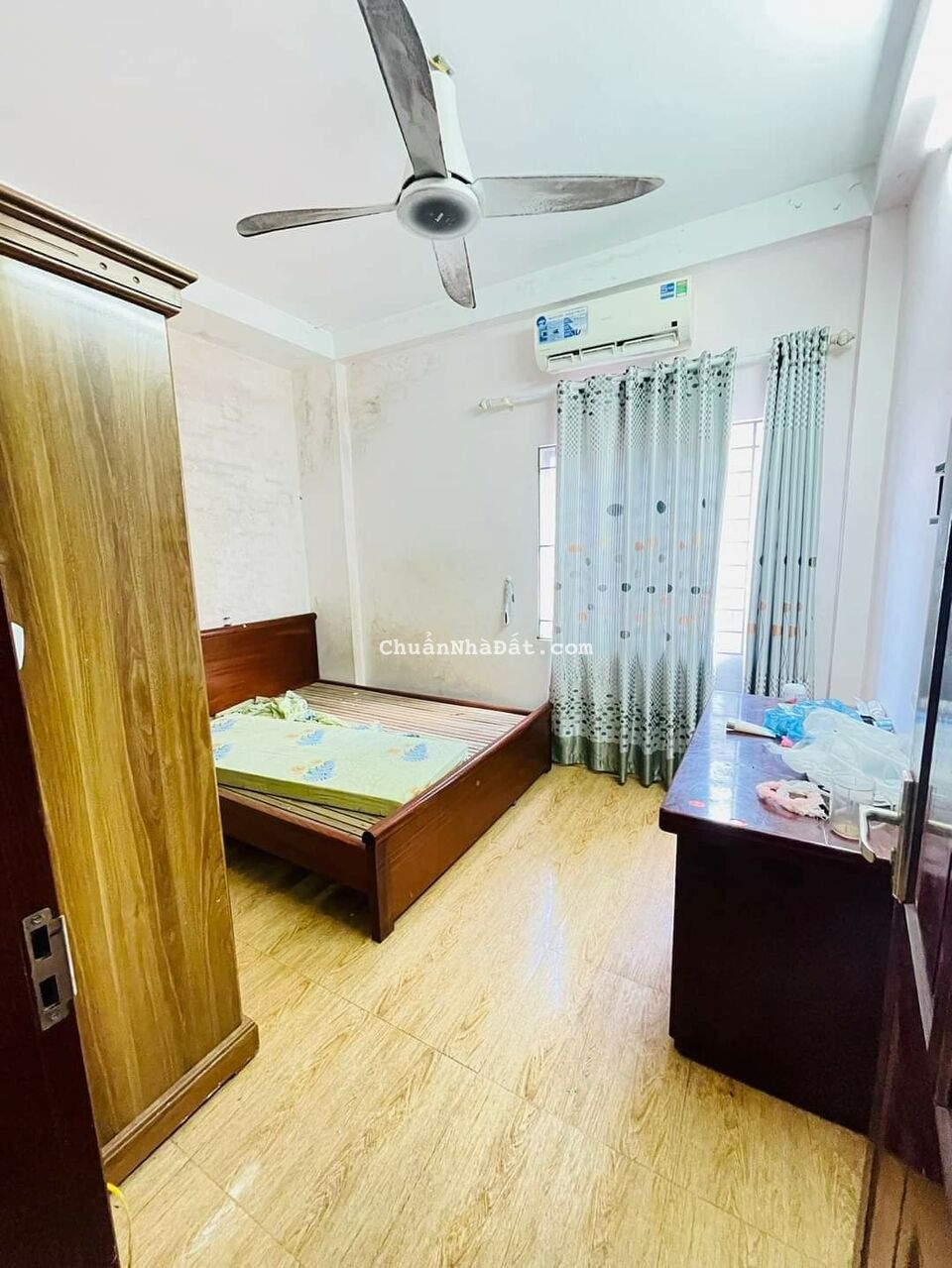 CỰC HIẾM - NHÀ ĐẦU XUÂN ĐỈNH ,XUÂN LA 40M2 x 4 Tầng = 3.3 TỶ