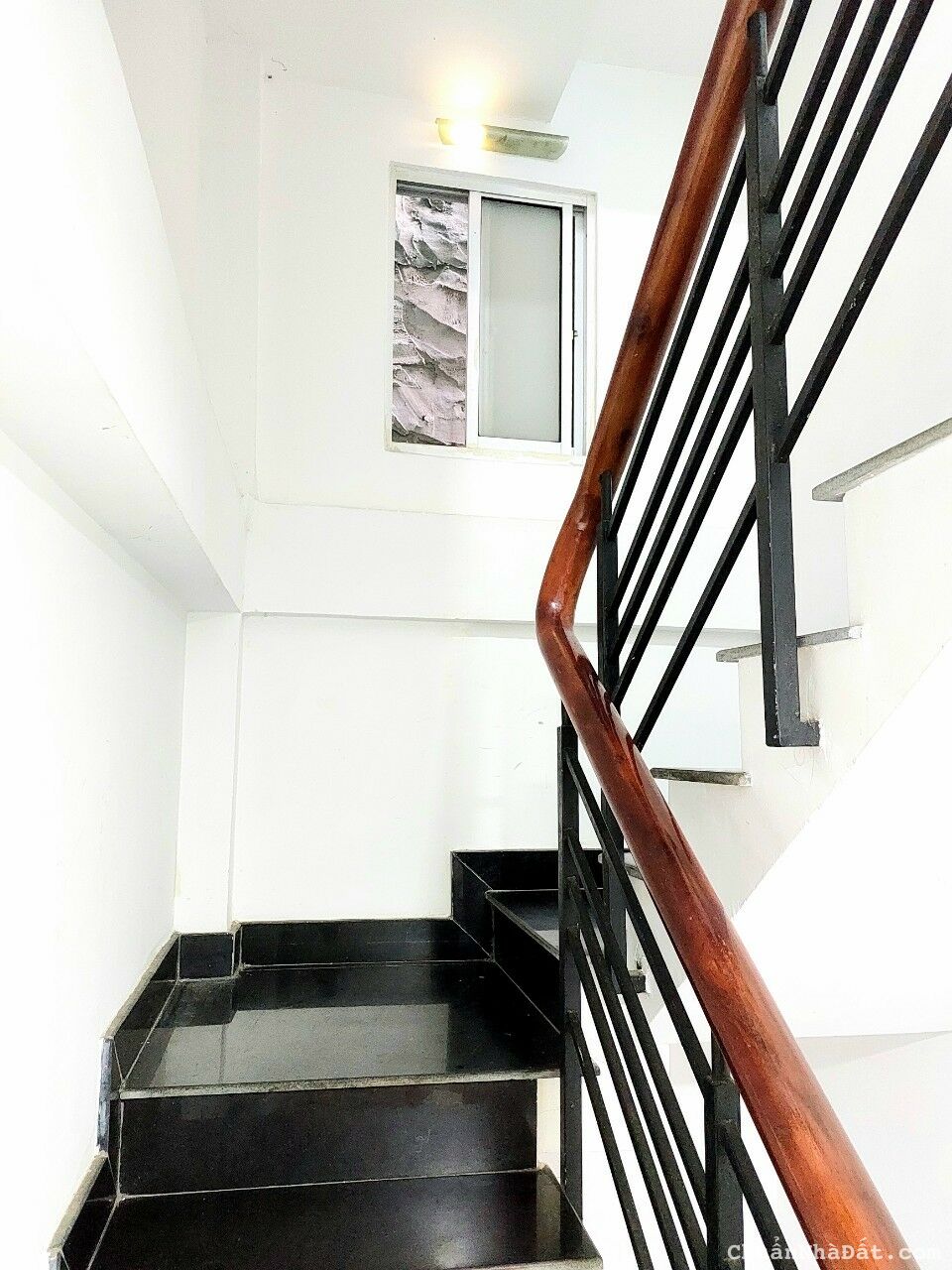 Bán nhà Quận 8 - hẻm ô tô - 5 tầng 4 PN - 40m2 - nhỉnh 7tỷ - Ms. Dung.