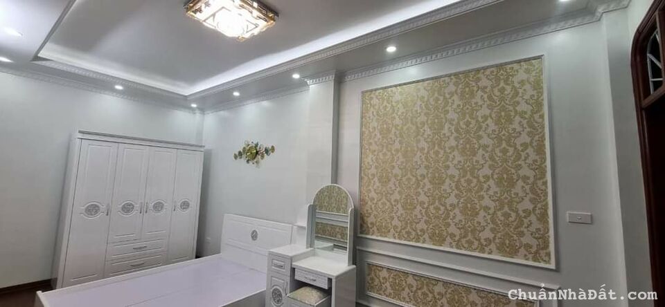 Siêu phẩm , Full nội thất đẹp, ở luôn, Gần Hồ, Gần ô Tô, DT 35m2x5T, MT 6m, Giá 3,65 tỷ