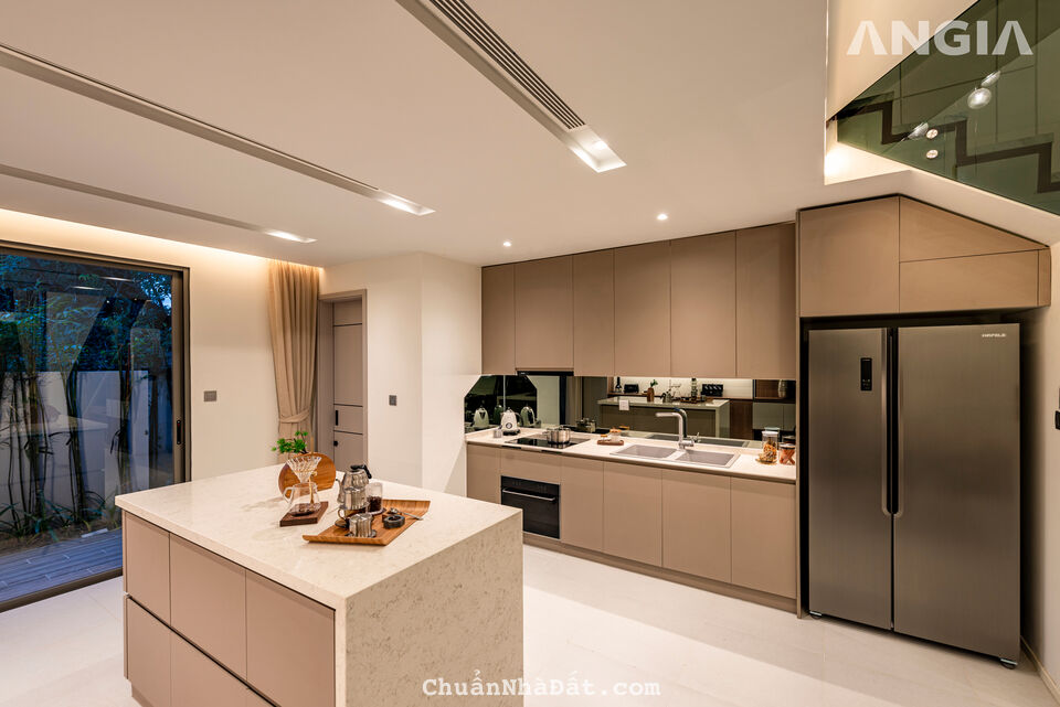 Nhà phố biệt lập 5 tỷ. Thanh toán 1.5 tỷ. Nhận nhà, nhận sổ ngay. Ưu đãi LS 5%/tháng/24 tháng Nhà phố biệt lập 5 tỷ. Thanh toán 1.5 tỷ. Nhận nhà, nhận sổ ngay. Ưu đãi LS 5%/tháng/24 tháng