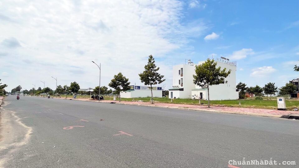 Kẹt vốn kinh doanh cần bán gấp lô góc 102m2 Stella Mega City ngay hồ ánh sáng LH 0915936980 Kẹt vốn kinh doanh cần bán gấp lô góc 102m2 Stella Mega City ngay hồ ánh sáng LH 0915936980