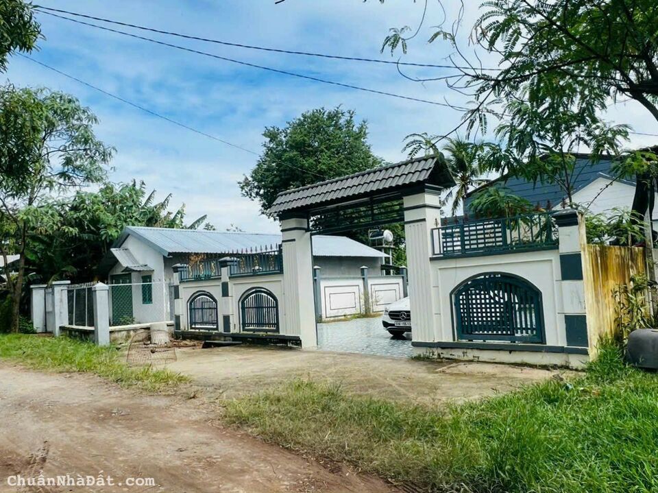 Nhà vườn mái thái 12*62m (754m) giá 2tỷ bảy, cách Tỉnh Lộ 7 đúng 300m đường oto Nhà vườn mái thái 12*62m (754m) giá 2tỷ bảy, cách Tỉnh Lộ 7 đúng 300m đường oto