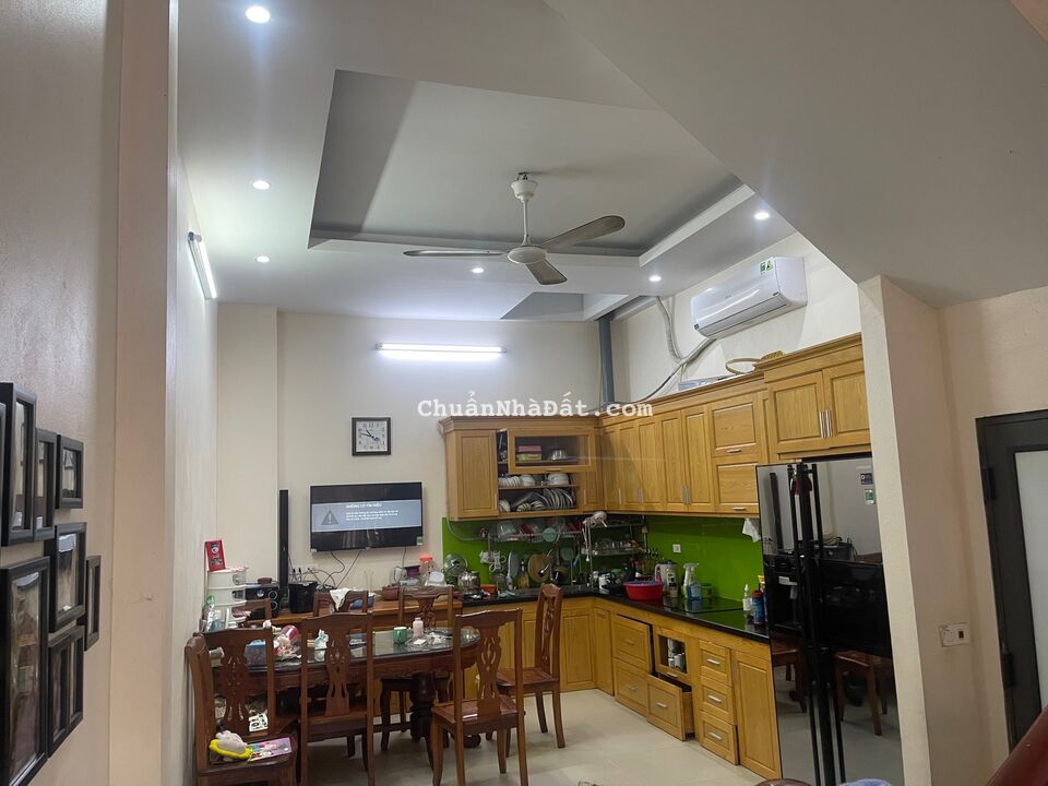 Bán gấp nhà 5 tầng khu dịch vụ Lk16,17,18ab, sát Aeon Mall Hà Đông, nhà đẹp, full đồ, giá 7.9 tỷ