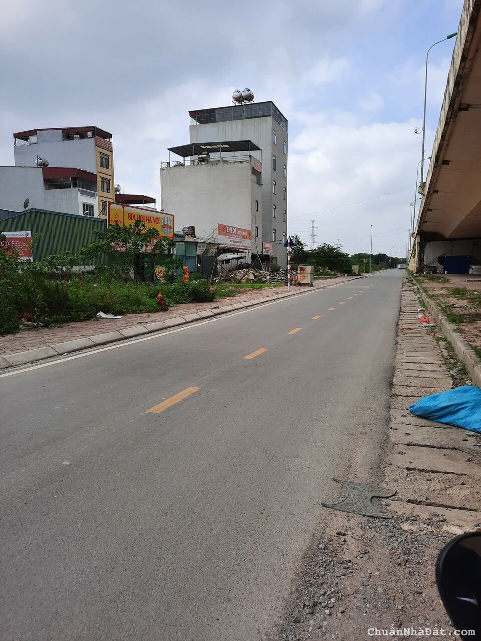 Cần bán gấp mảnh 50m2 tại khu C Yên Nghĩa, ngay chân cầu, vị trí kinh doanh, giá 5.4 tỷ