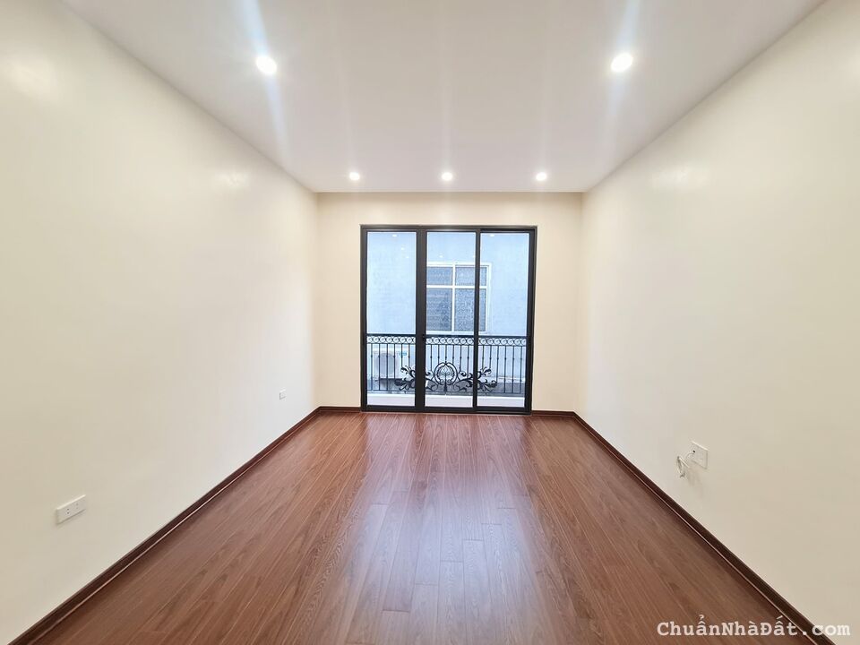 BÁN NHÀ MẶT NGÕ PHỐ ĐẠI LA, BA-GÁC ĐỖ CỬA, S 37M x 5 TẦNG, MẶT TIỀN 3M, GIÁ CHỈ 5 TỶ 250