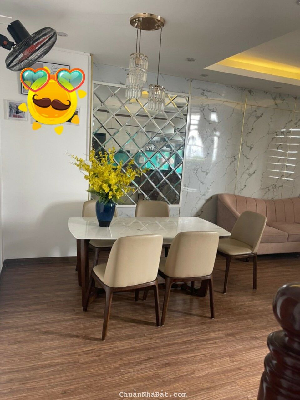 Bán chung cư Mai Dịch Penthouse, full nội thất, 139 m2, 3 ngủ, sổ chính chủ Bán chung cư Mai Dịch Penthouse, full nội thất, 139 m2, 3 ngủ, sổ chính chủ