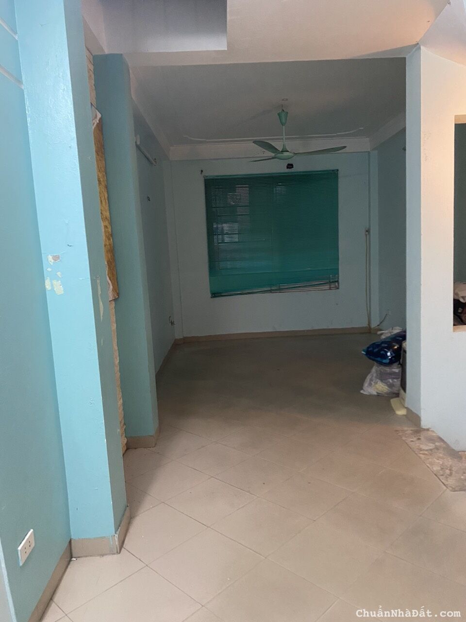 Cho thuê mặt bằng tại phố Văn Cao 45m2 x 2 tầng mặt tiền 5m, chỉ 13tr đồng.  