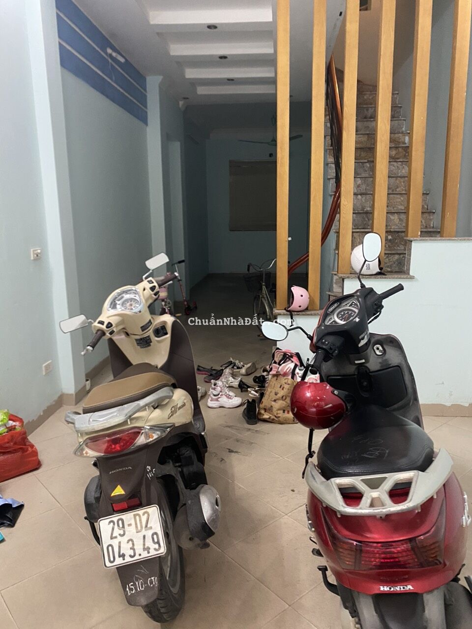 Cho thuê mặt bằng tại phố Văn Cao 45m2 x 2 tầng mặt tiền 5m, chỉ 13tr đồng.  