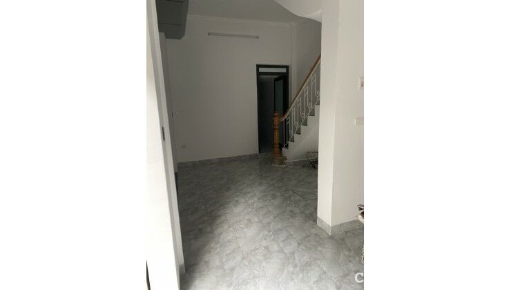 Cho thuê nhà nguyên căn 5 tầng dt 40m2 MT 7m tiện kinh doanh tại Ngọc Hà chỉ 17,5tr đồng.