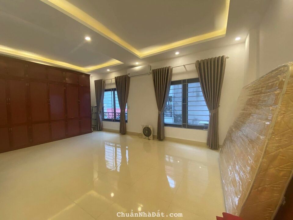 Bán nhà Hồng Tiến 40m2 5 tầng - Dân Xây - Ngõ Ô tô tránh - Ngõ Thông - Giá 5 tỷ