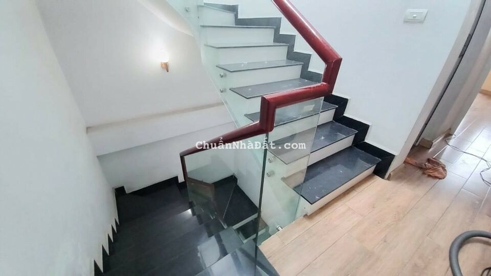 HOA LÂM, LONG BIÊN - NHÀ ĐẸP - NGÕ Ô TÔ ĐỖ CỬA - NGÕ THÔNG - MT RỘNG KINH DOANH - 5,6 TỶ