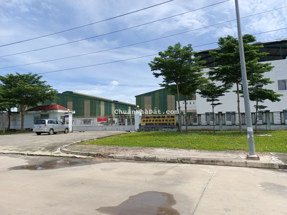 Bán lô đất 2 mặt tiền đường nhựa 12m nằm ngay cổng KCN Tây Ninh