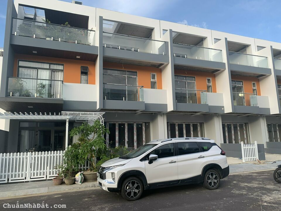 Bán nhà  Mỹ Gia Gói 8 lk 8.12 The Capella Garden giá chỉ 5 ty 4 