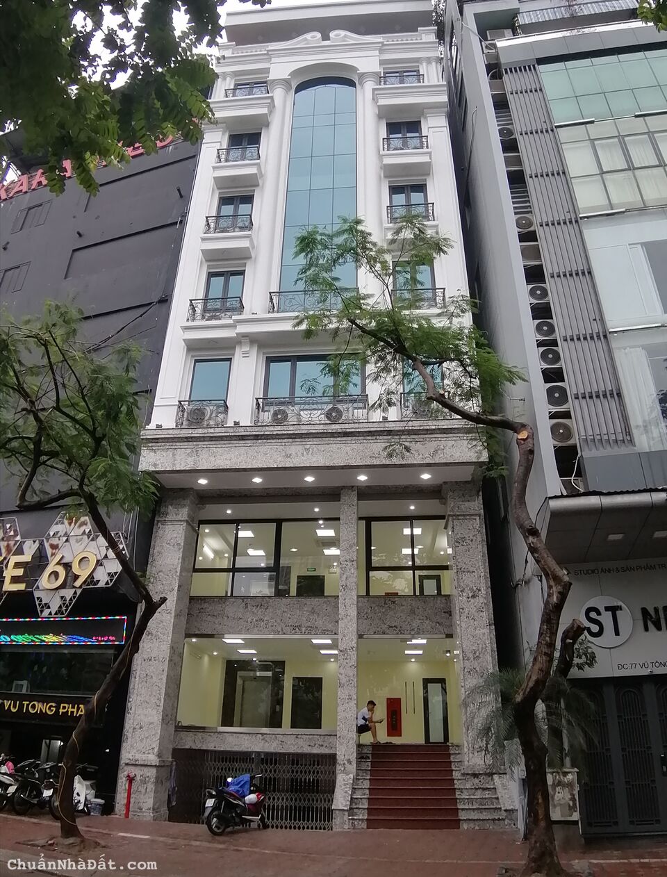 Cho Thuê Tòa VP VŨ TÔNG PHAN - Thanh Xuân Dt 110m2x8T, 1hầm, MT:9m. Giá 130tr/th.