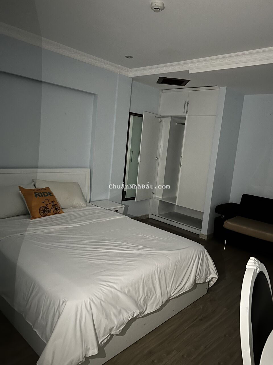 CHO THUÊ KHÁCH SẠN PHẠM NGŨ LÃO 20P CÓ THANG MÁY GIÁ CHỈ 100TR