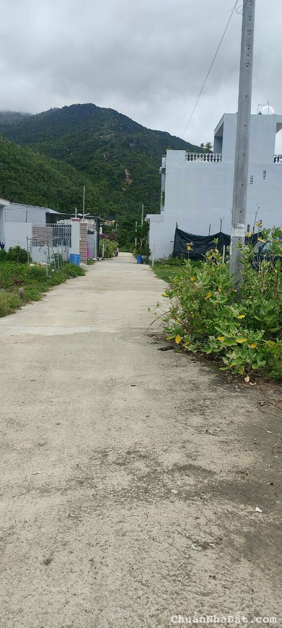 Cần bán lô đất phước hạ xã Phước Đồng Nha Trang, diện tích 175m ngang 10m. 