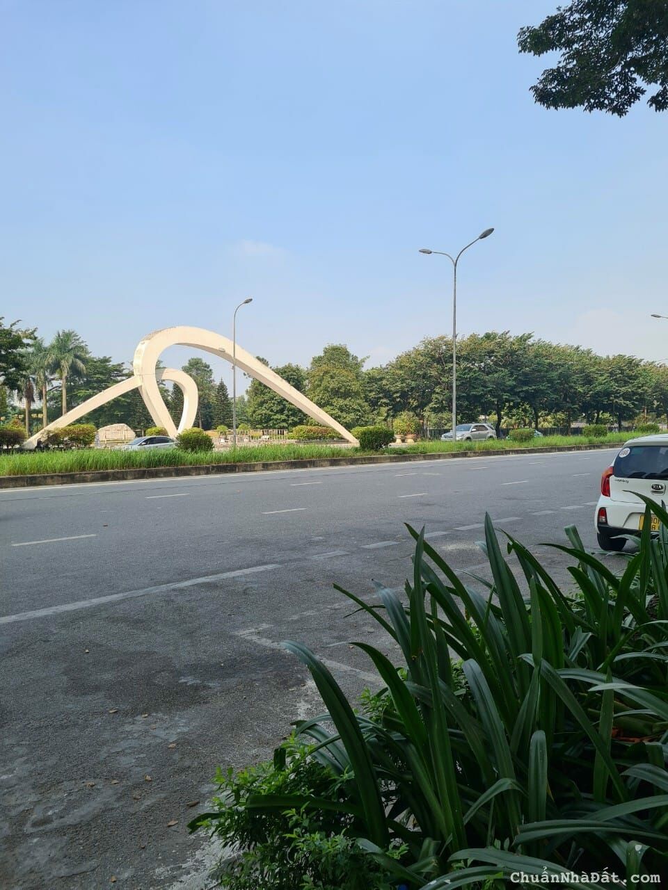 Bán lỗ Shophouse Ngoại Giao Đoàn-Bắc Từ Liêm sổ đỏ vĩnh viễn S: 90m2, 3 Tầng, MT 8m 34 tỷ