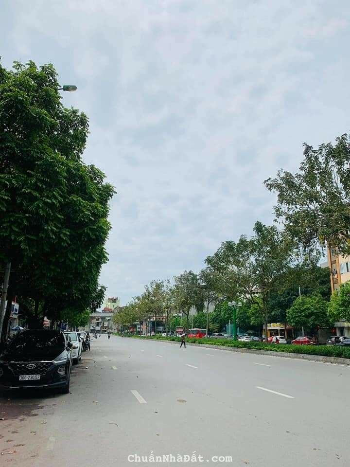 Nhà mặt phố Nguyễn Văn Huyên,S: 77m2,nở hậu, kinh doanh, đường 50m, giá 16 tỷ