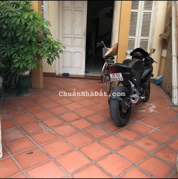 Bán nhanh nhà ngõ oto tránh Xuân La Tây Hồ, S: 103m2, 4 T, MT: 5m. Giá 15.5 tỷ