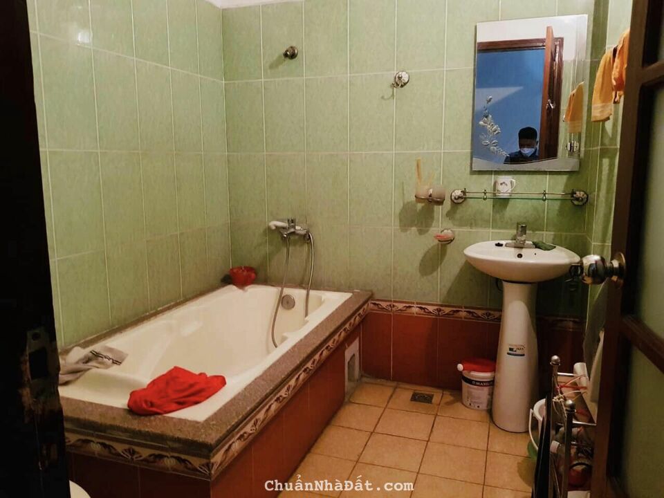 Siêu Hot. Nhà ngõ 16 Nguyễn Khánh Toàn, Cầu Giấy, S: 77/95m2, 5 tầng,  MT4.2, giá 13.5 tỷ 