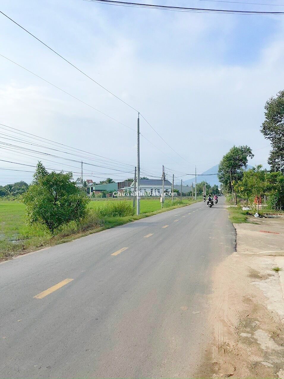 Chú em đá gà bị bể nợ nên cần bán nhanh lô đất thổ cư 137m2 giá 800tr