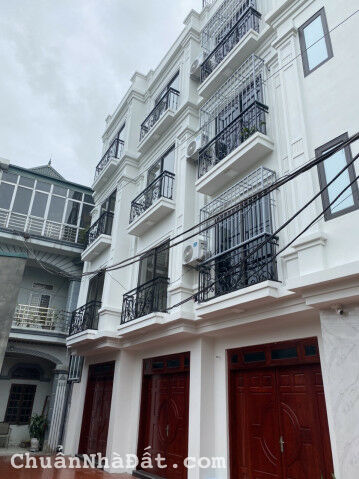 cần bán gấp nhà 5 tầng long biên ngõ rộng 4m giá chỉ hơn 2 tỷ