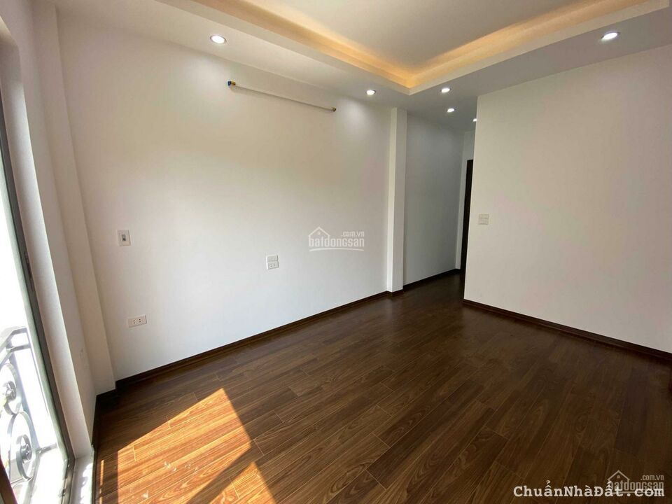 Nhà xây độc lập ,xây mới duy nhất tại thạch bàn ,37m2 x 4,5 tầng giá chỉ 2,55 tỷ có thương lượng