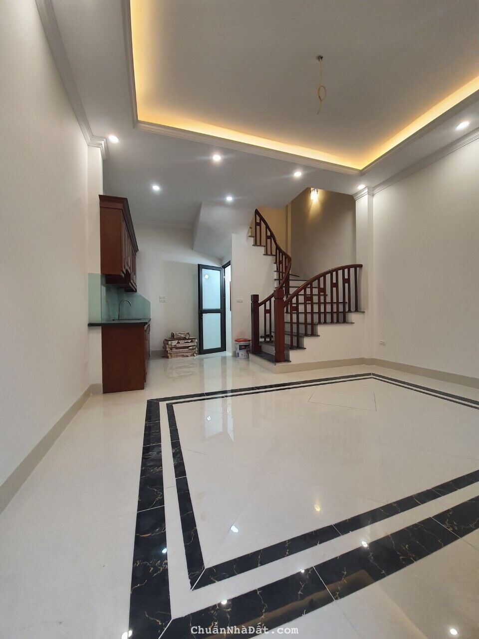 Nhà xây độc lập ,xây mới duy nhất tại thạch bàn ,37m2 x 4,5 tầng giá chỉ 2,55 tỷ có thương lượng