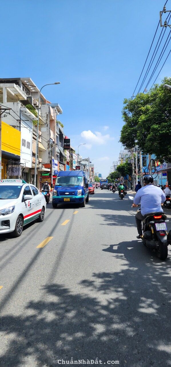 Bán nhà MTKD CMT8, Tân Bình. DT 4,5x19m (hậu 6,2m), 4 tầng. Giá 21,9 tỷ (TL)