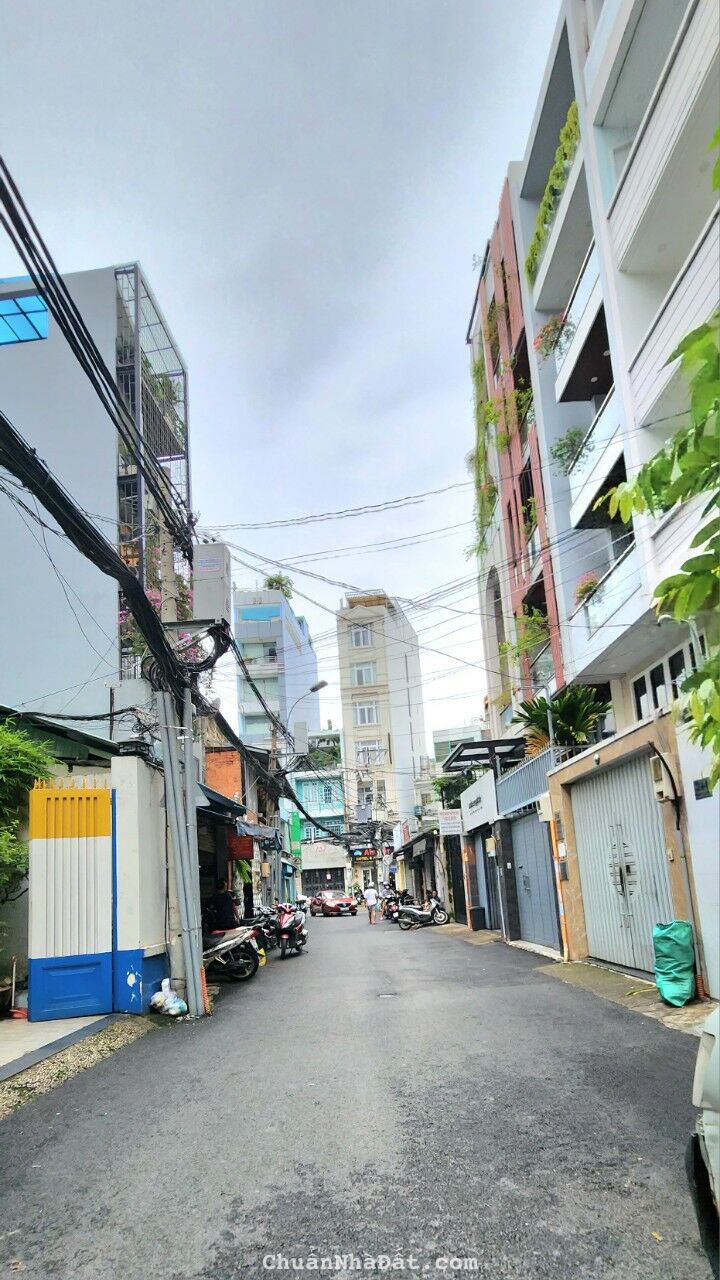 Bán nhà MT Nguyễn Đình Chính (có hẻm hậu), P11. DT 4,5x15m, tiện XD mới. Nhỉnh 13,2 tỷ