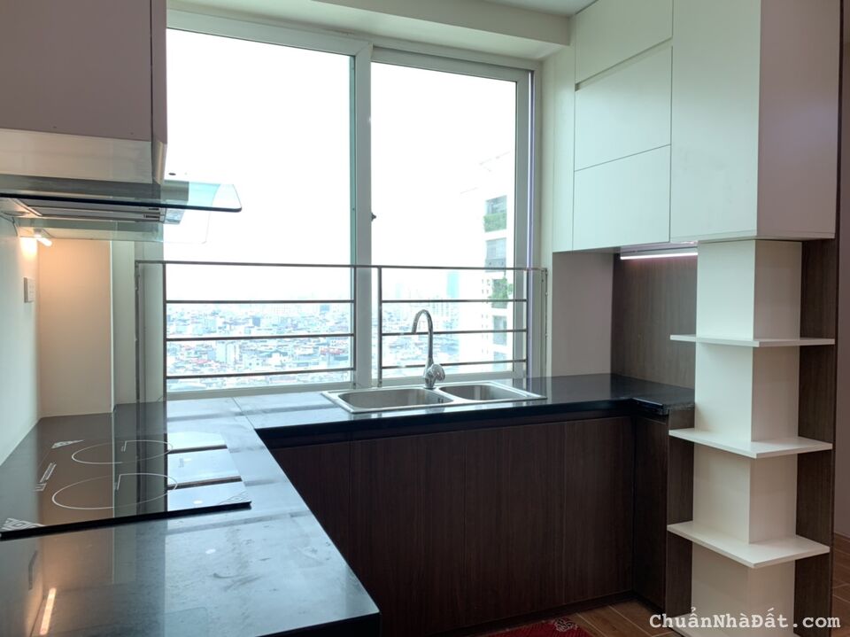 Chính chủ cần bán căn hộ tại chung cư 335 Cầu Giấy, Dt 125m2, 3PN, 2VS. Giá 4 tỷ, Căn góc