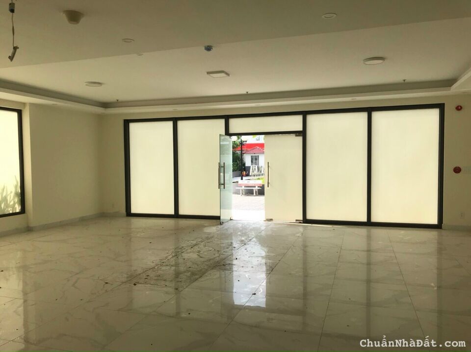 Cho Thuê ShopHouse  mặt tiền Lê Văn Lương căn gốc 200m2 1 trệt, 1 lững, 1 lầu